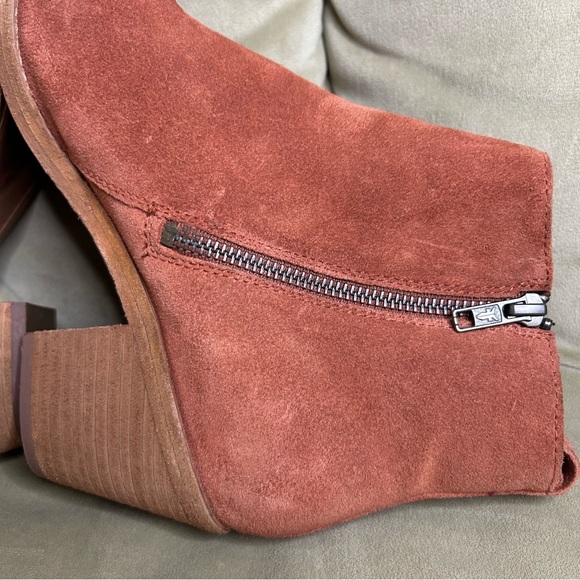 Frye Alton Chelsea Bootie 11B - Picture 8 of 10